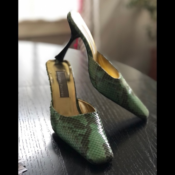 Stunning, sexy, Italian made and bought, green lizard mules. - Picture 2 of 5